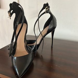 Insanely sexy patent leather Aldo heals